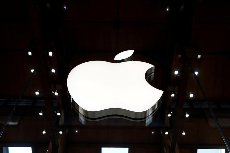 Amazon, Apple hit with $225 million antitrust fine in Italy
