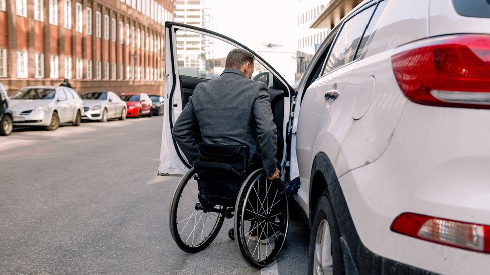 U.S. sues Uber, saying it discriminated against people with disabilities.