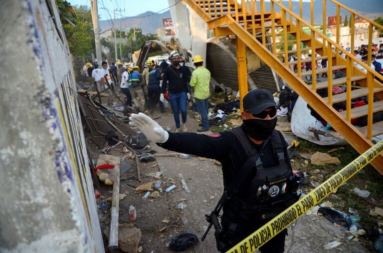 Mexico Migrant Truck Crash Leaves 53 Dead (1)