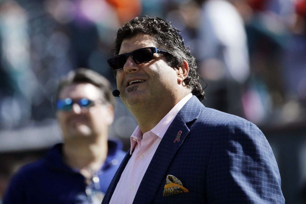Tony Siragusa, a Defensive Lineman Known as Goose, Dies at 55