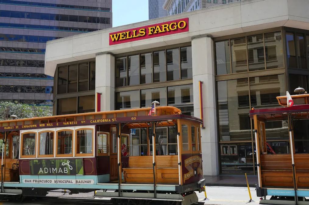 Wells Fargo Revives Policy That Led to Fake Job Interviews, With Tweaks