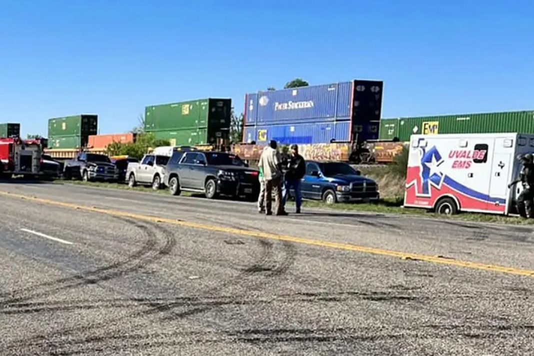 Two Migrants Found Dead and 13 Others Ill on Train in Texas, Authorities Say