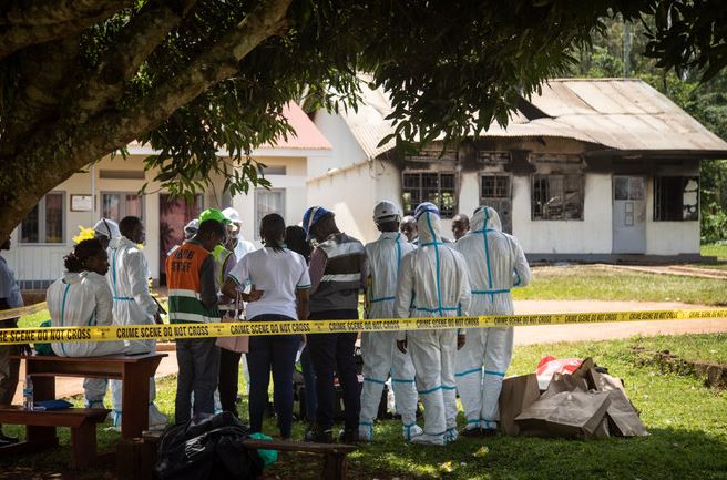 Militants kill 25 in Ugandan school