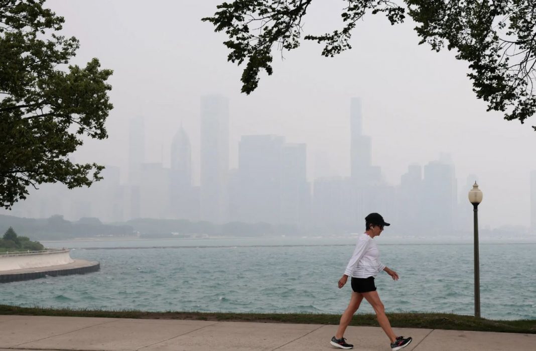 Smoky Air From Canadian Wildfires Blankets Midwestern Skies