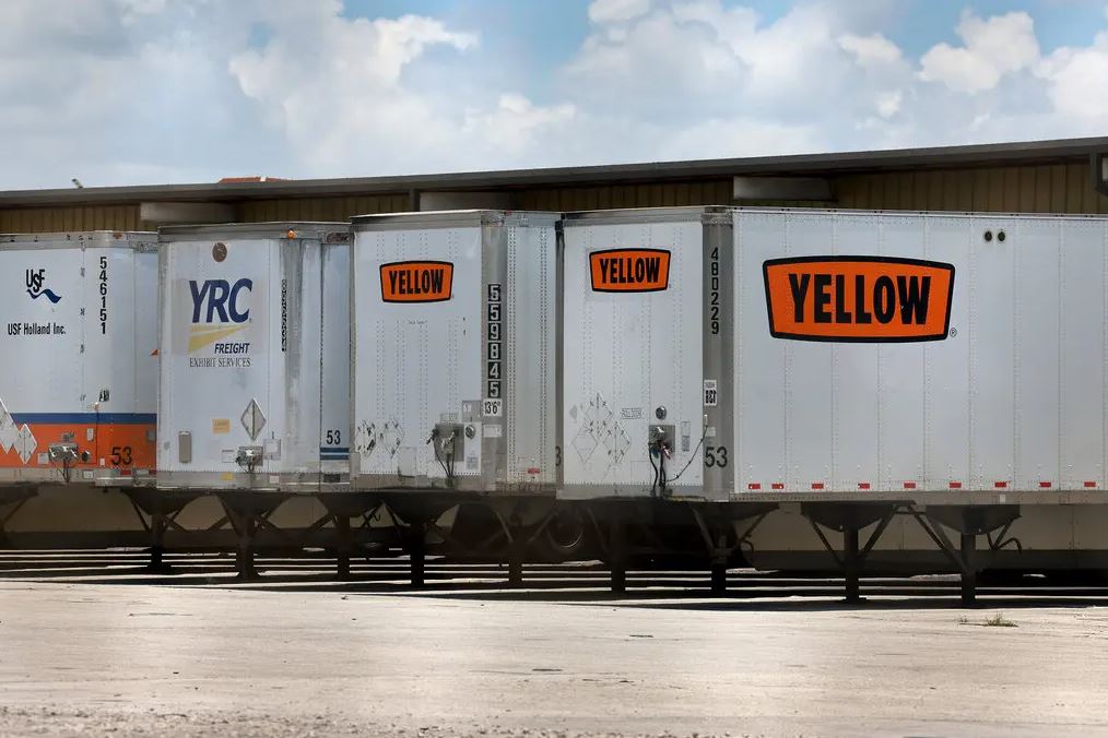After $700 Million U.S. Bailout, Trucking Firm Is Shutting Down