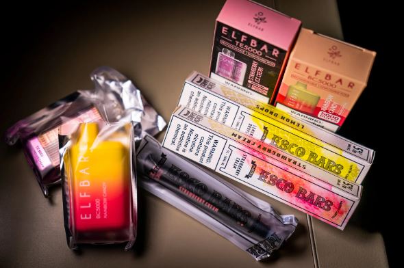 Illicit E-Cigarettes Flood Stores as F.D.A. Struggles to Combat Imports