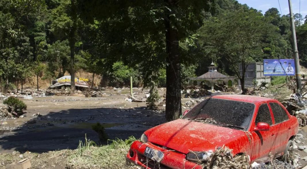 Cold Lava and Flash Floods Kill 37 in Indonesia