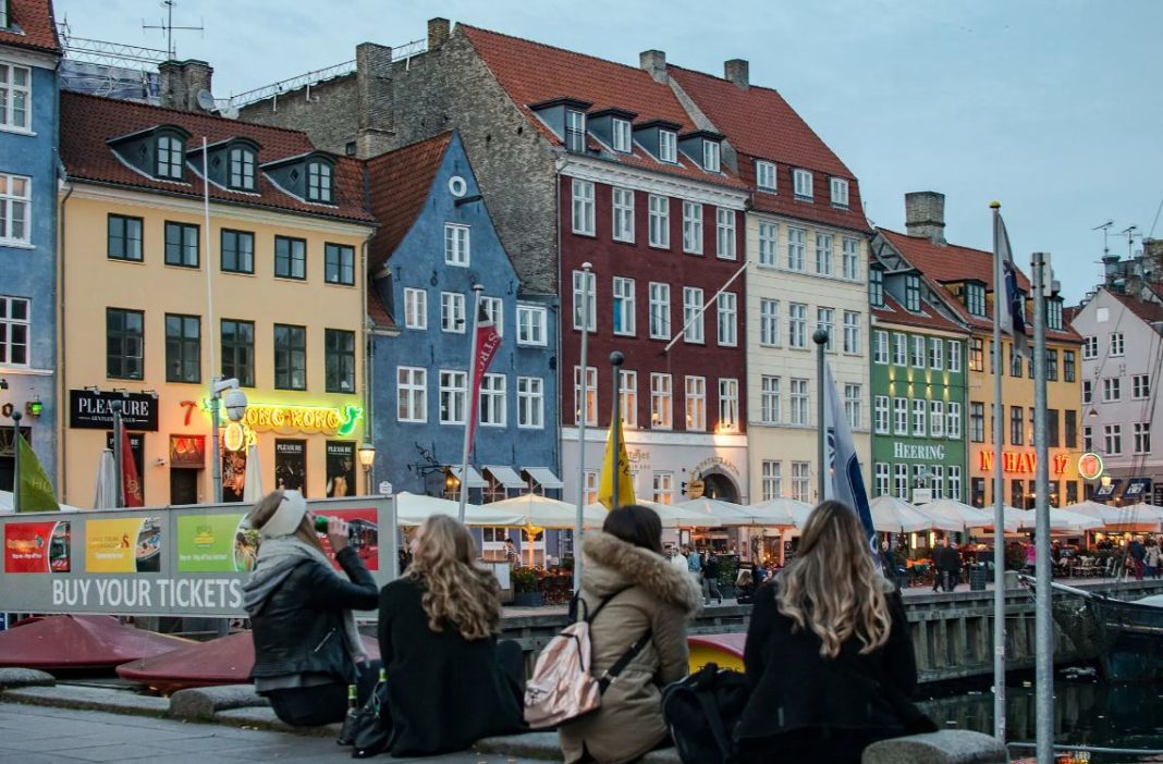 Copenhagen Tries Rewards for Good Tourist Behavior